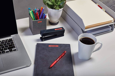 Taśma Dymo 45807 D1 19mm x 7m czerwony/czarny nadruk