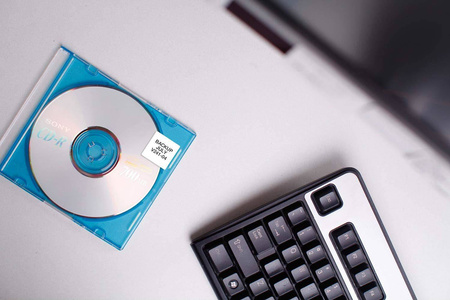 Etykiety Dymo 1 x 750 25mm x 25mm białe papierowe S0929120